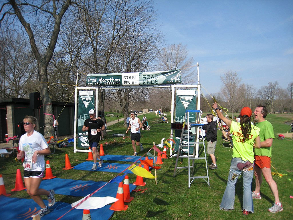 Road Ends 5M 09 0151.jpg - The Road Ends 5 Mile Trail Race in Pinckney Michigan. April 25, 2009. One word = Hills! This was my second run for this race.